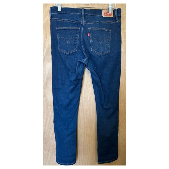 Host Pick❗️Levi's Slimming Skinny Jeans - Picture 4 of 9
